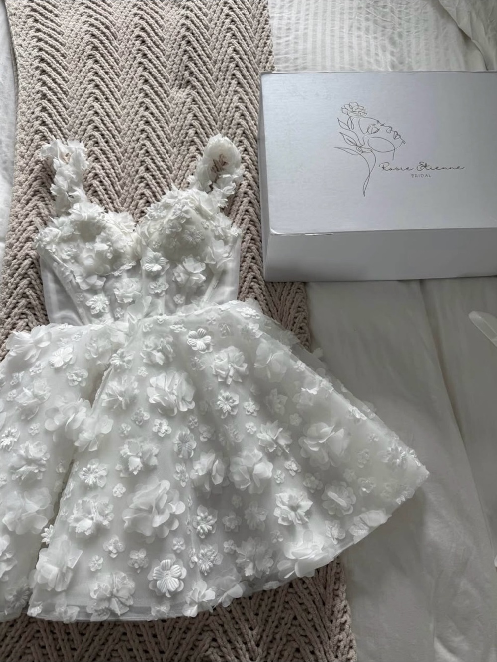 Rosie Etienne Primrose Dress - Brand New - Size
US4 - Picture 5 of 7